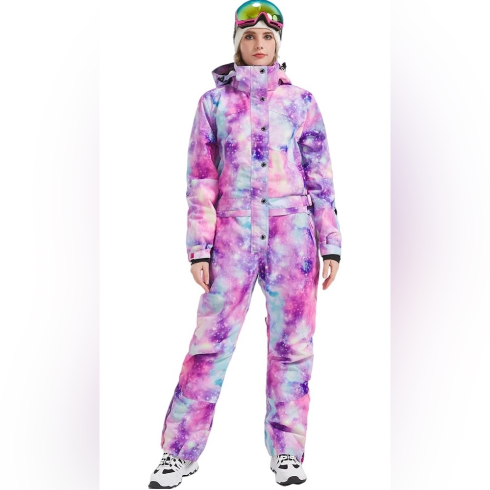 Women’s Waterproof Ski/Snowboard Suit NEVER WORN